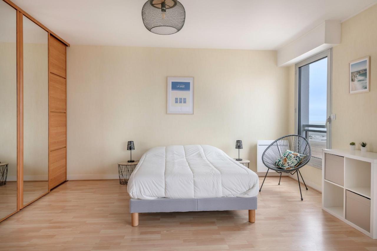 Tres Bel Appartement Avec Vue Sur Mer A Порнише Екстериор снимка