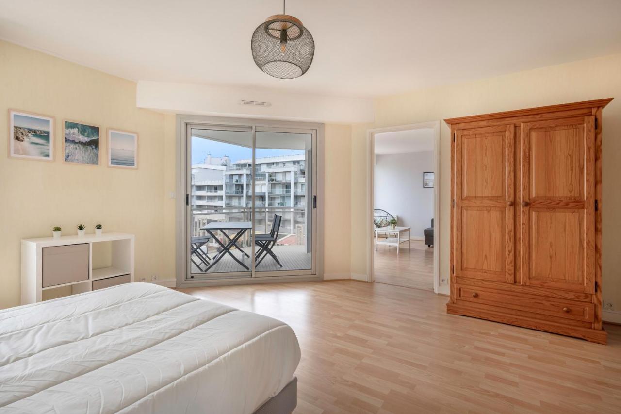 Tres Bel Appartement Avec Vue Sur Mer A Порнише Екстериор снимка